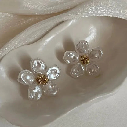 Elara Pearl Flower Earrings
