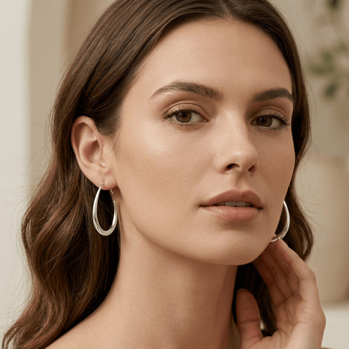 Minimalist Oval Gold Hoop Earrings
