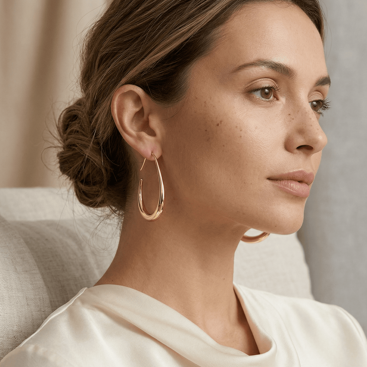 Minimalist Oval Gold Hoop Earrings