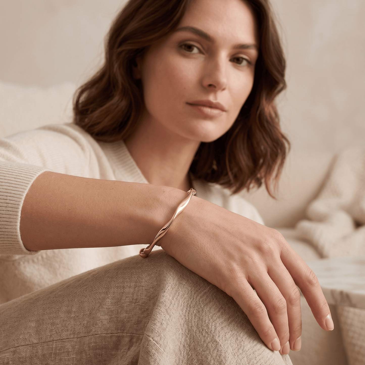 Veloura Sculpt Bangle