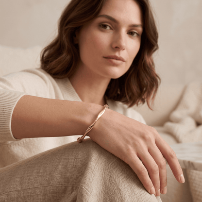 Veloura Sculpt Bangle
