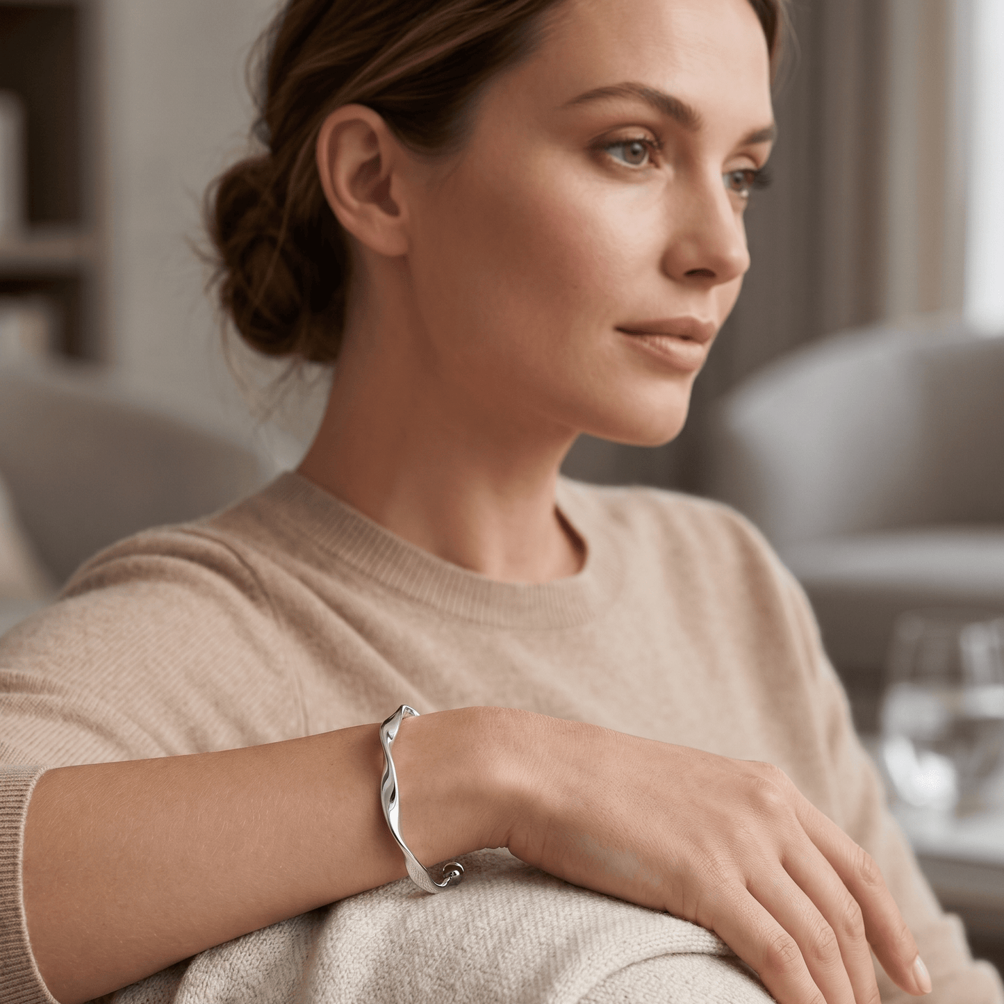 Veloura Sculpt Bangle